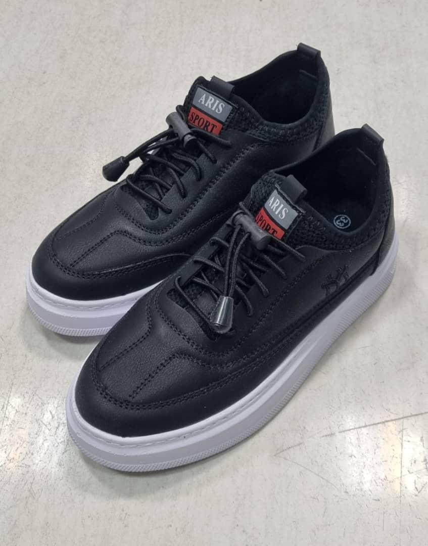 کفش اسپرت ARIS مدل ونس سبک و راحت – زیره EVA طبی، مناسب پیاده‌روی و روزمره (مشکی و سفید)